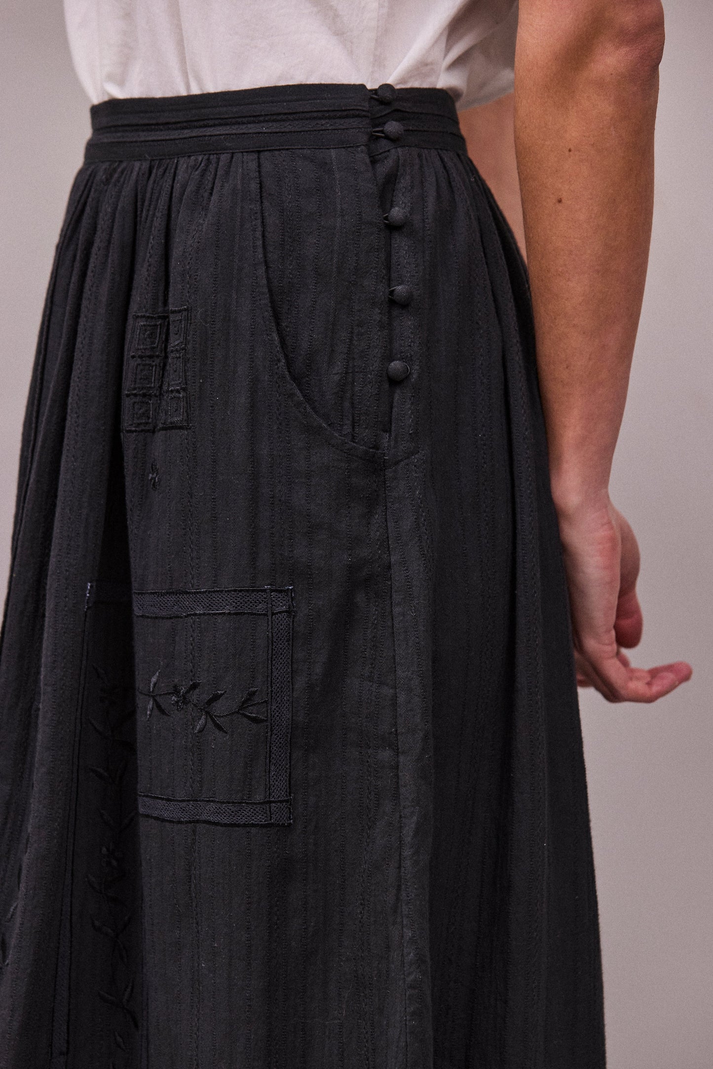 Faune Arta Skirt in Black
