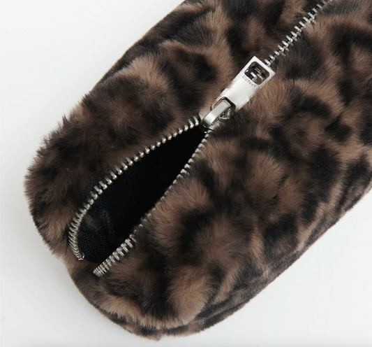 APPARIS Noor Pochette in Dark Leopard