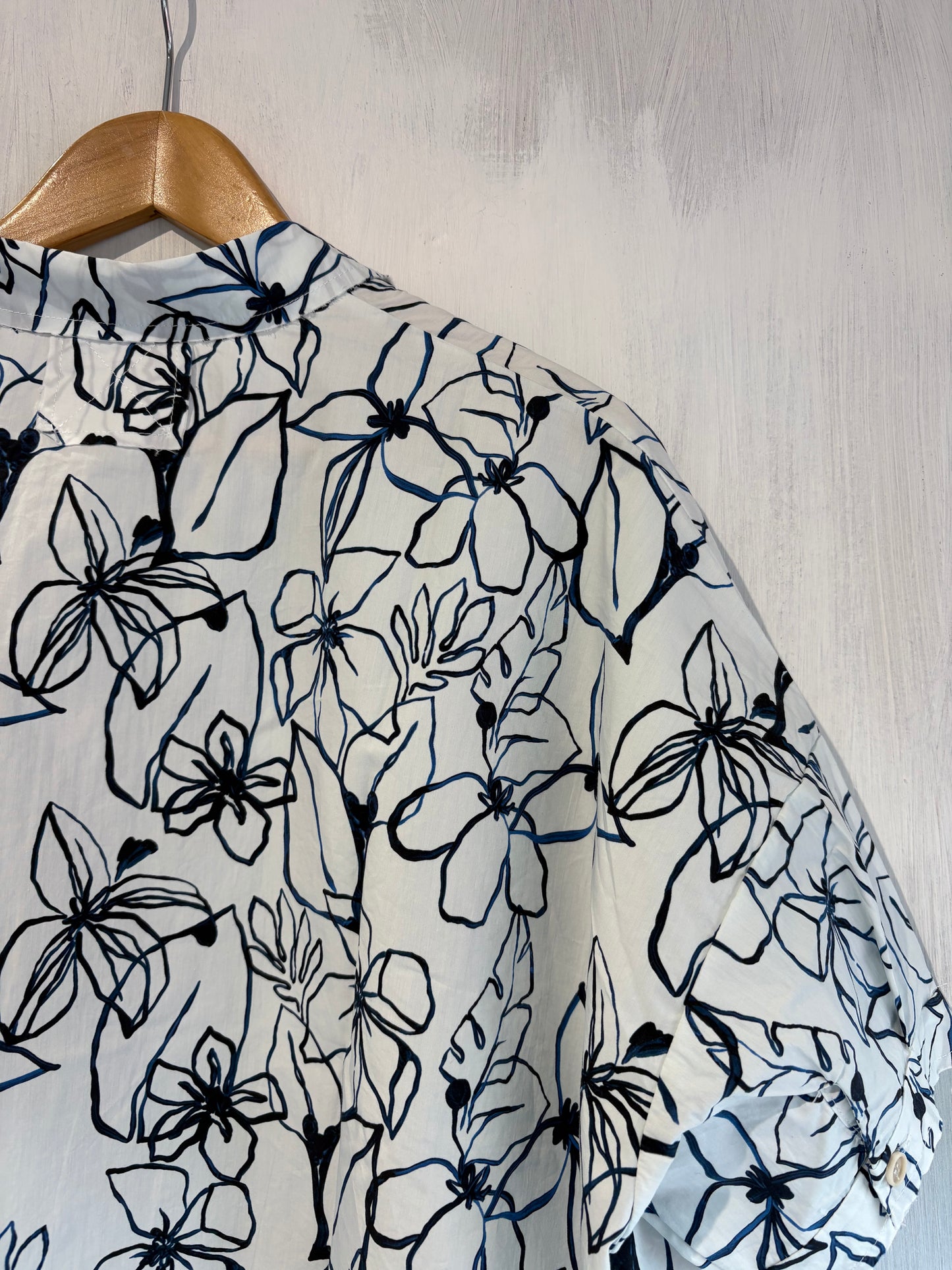 Aequamente Blue Flowers Shirt