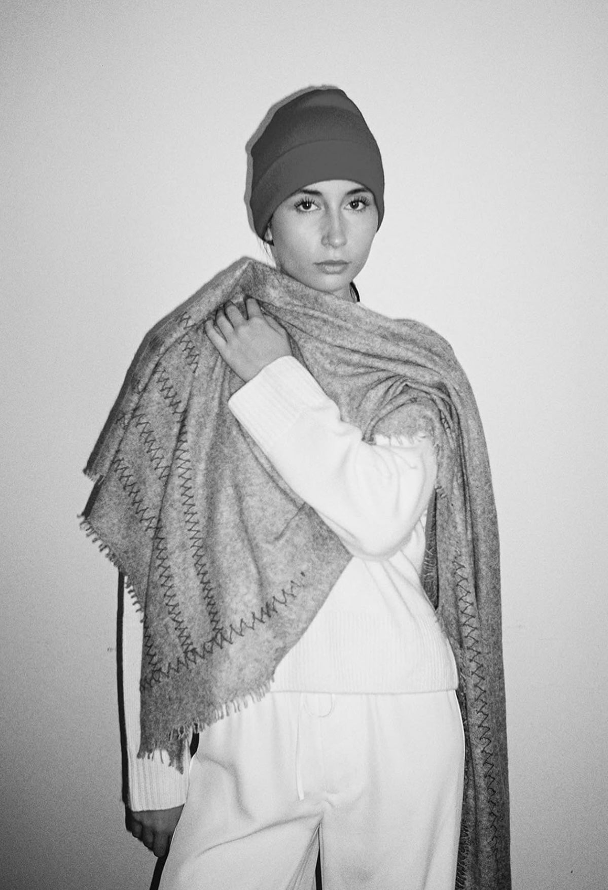 Vic and Bert Bonnie Cashmere Scarf in Grey