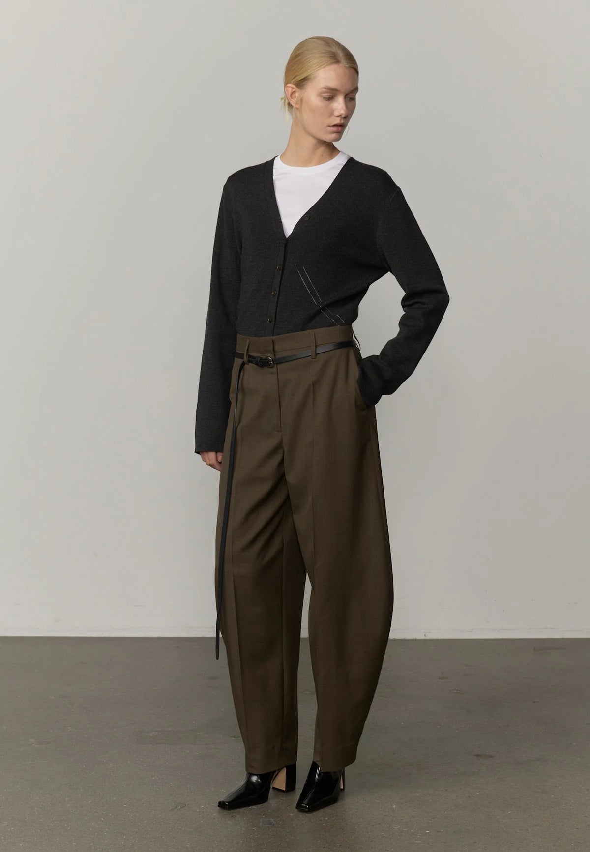 Herskind Dante Mid Waist Pants in Khaki
