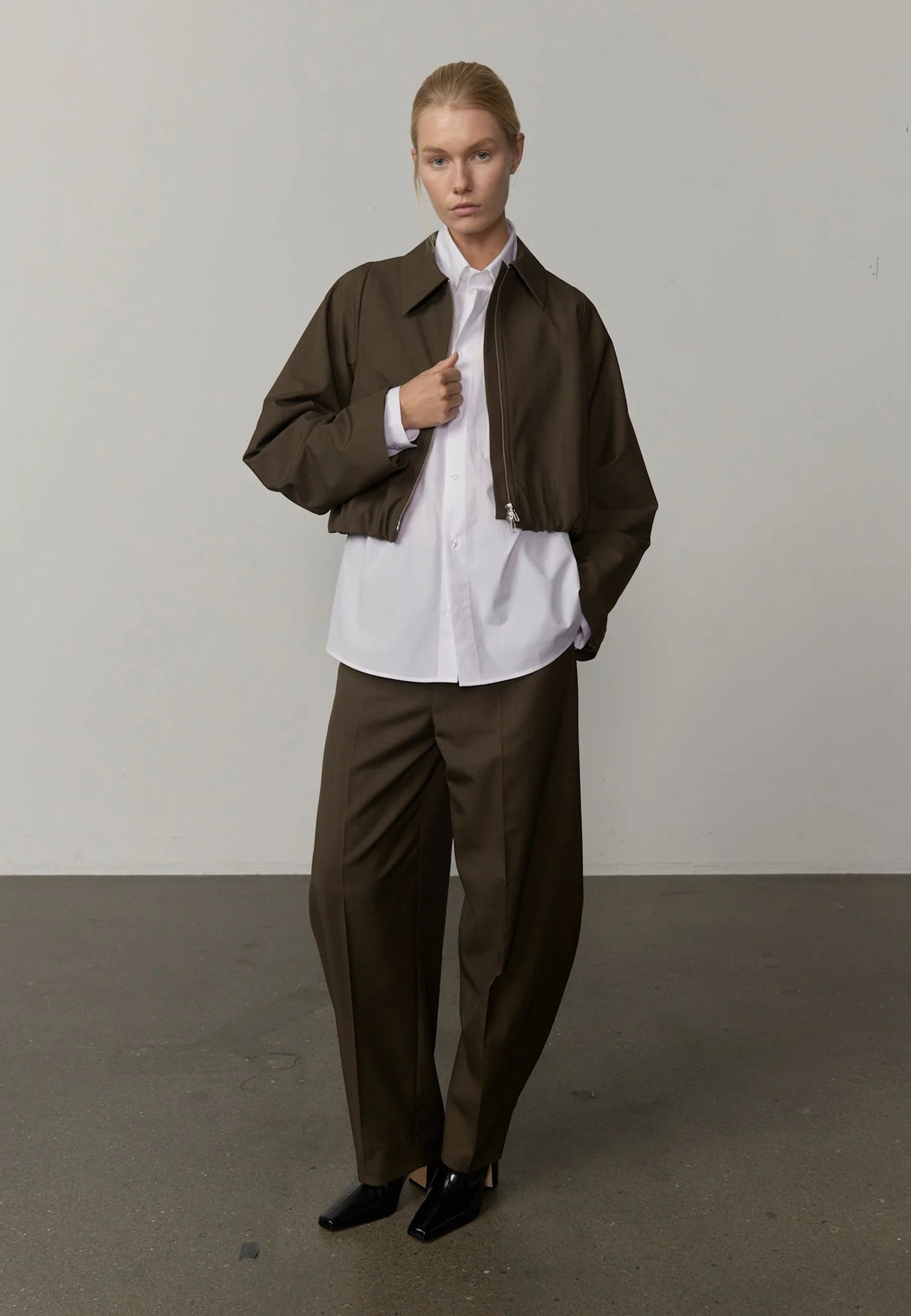 Herskind Dante Mid Waist Pants in Khaki