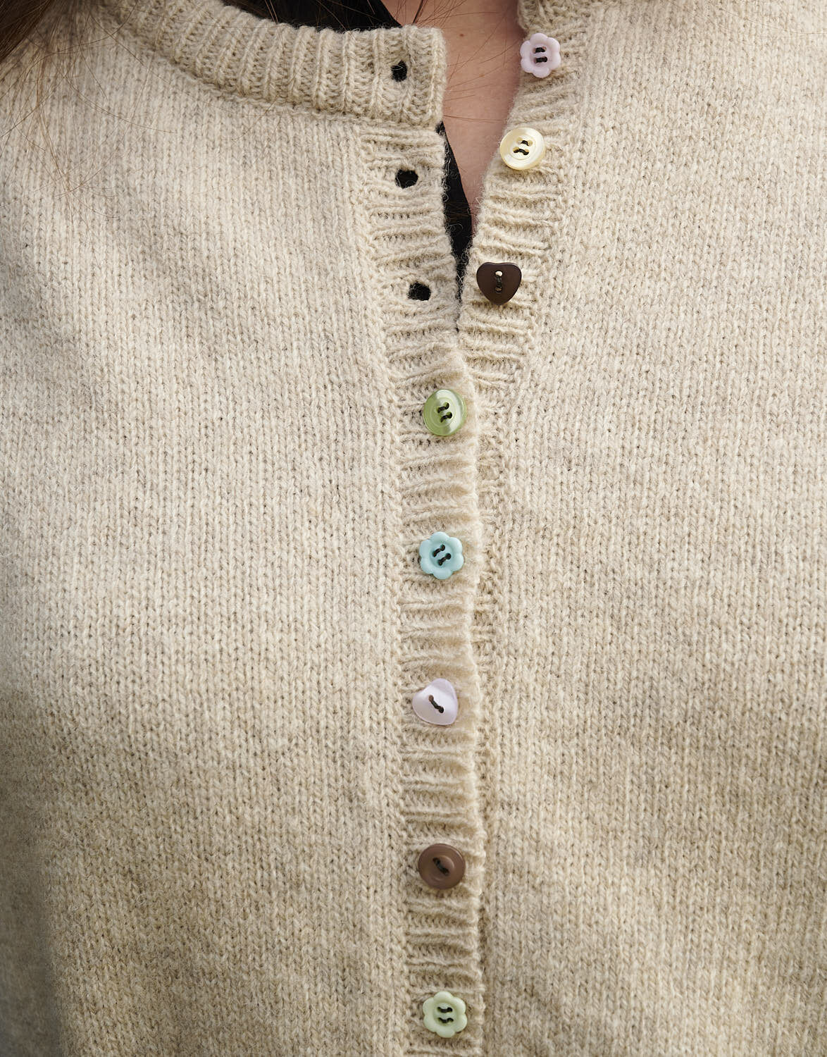 Nygårdsanna Pretty Button Cardigan in Nature