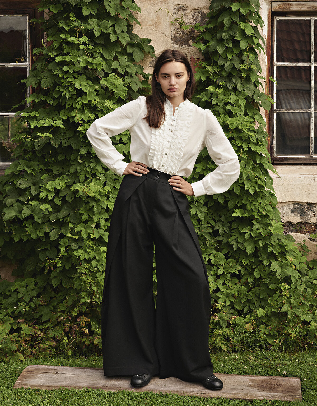 Nygårdsanna Big Pleat Trousers in Black