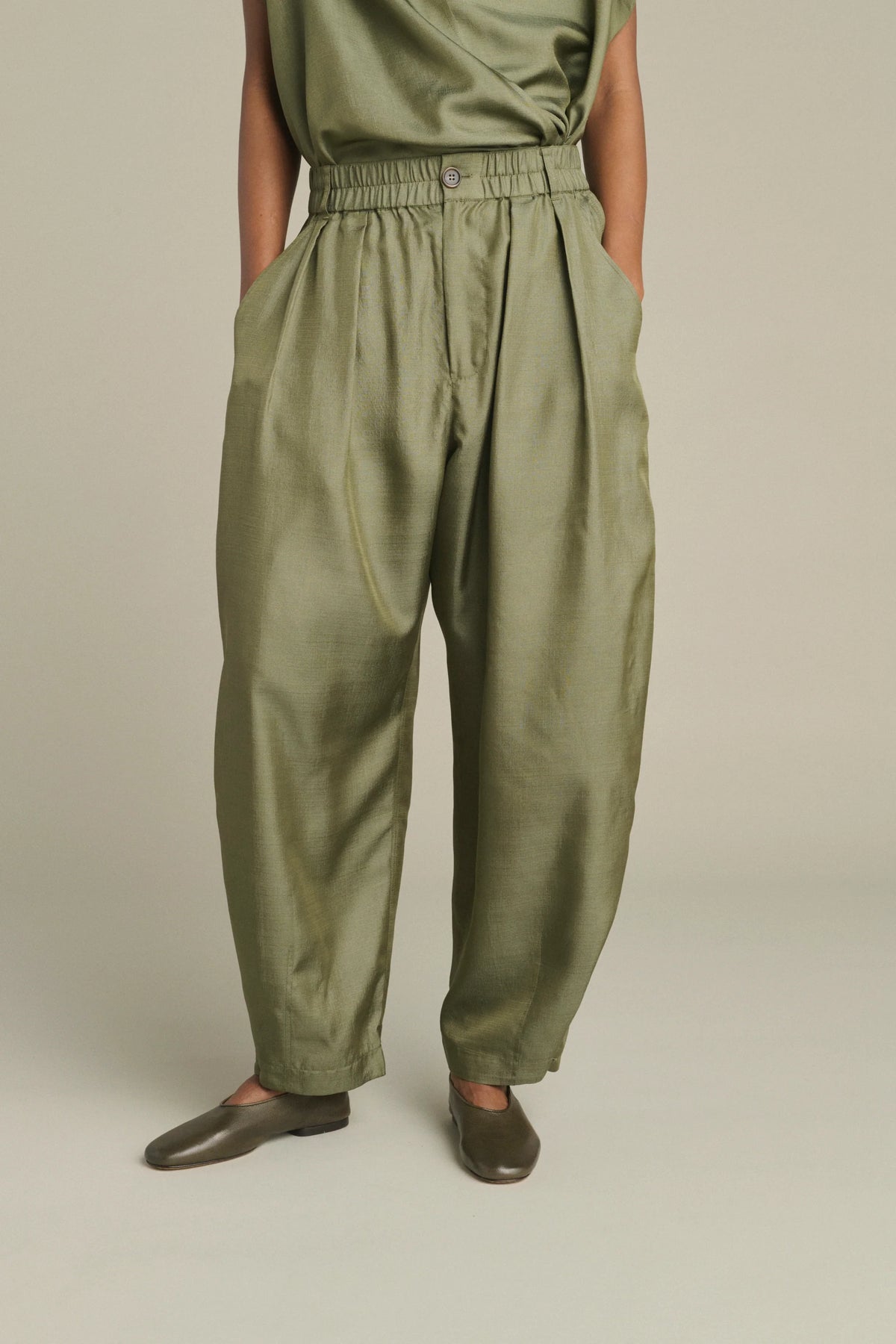 Soeur Vernon Silk Trousers in Olive Green